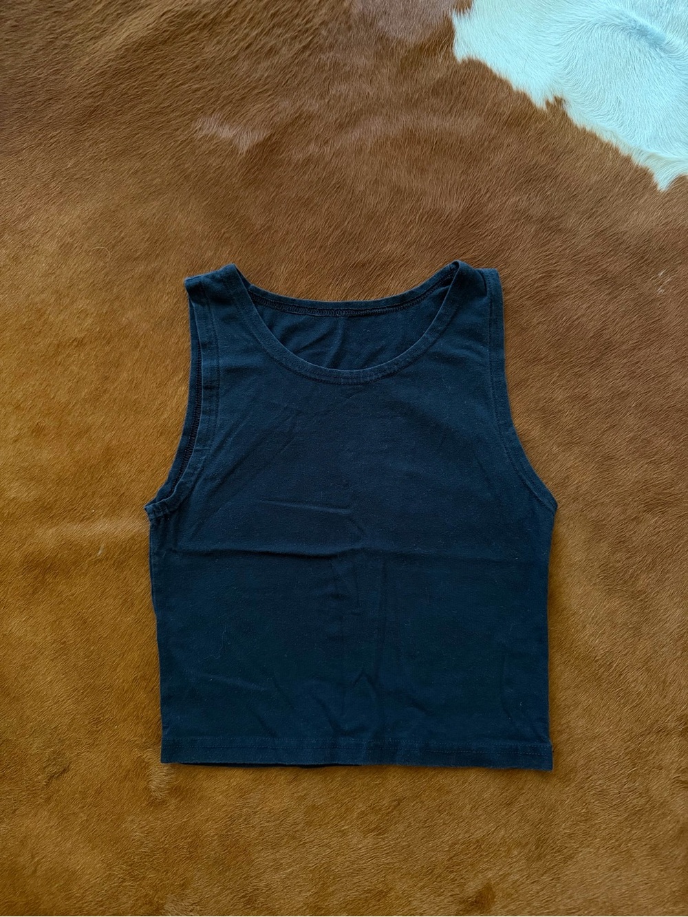 Black crop tank